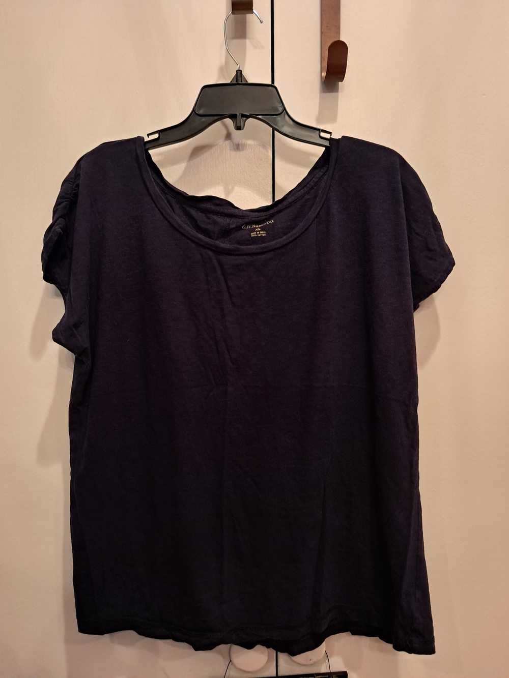 G.H. Bass & Co. Navy Short Sleeve Scoop Neck Tee